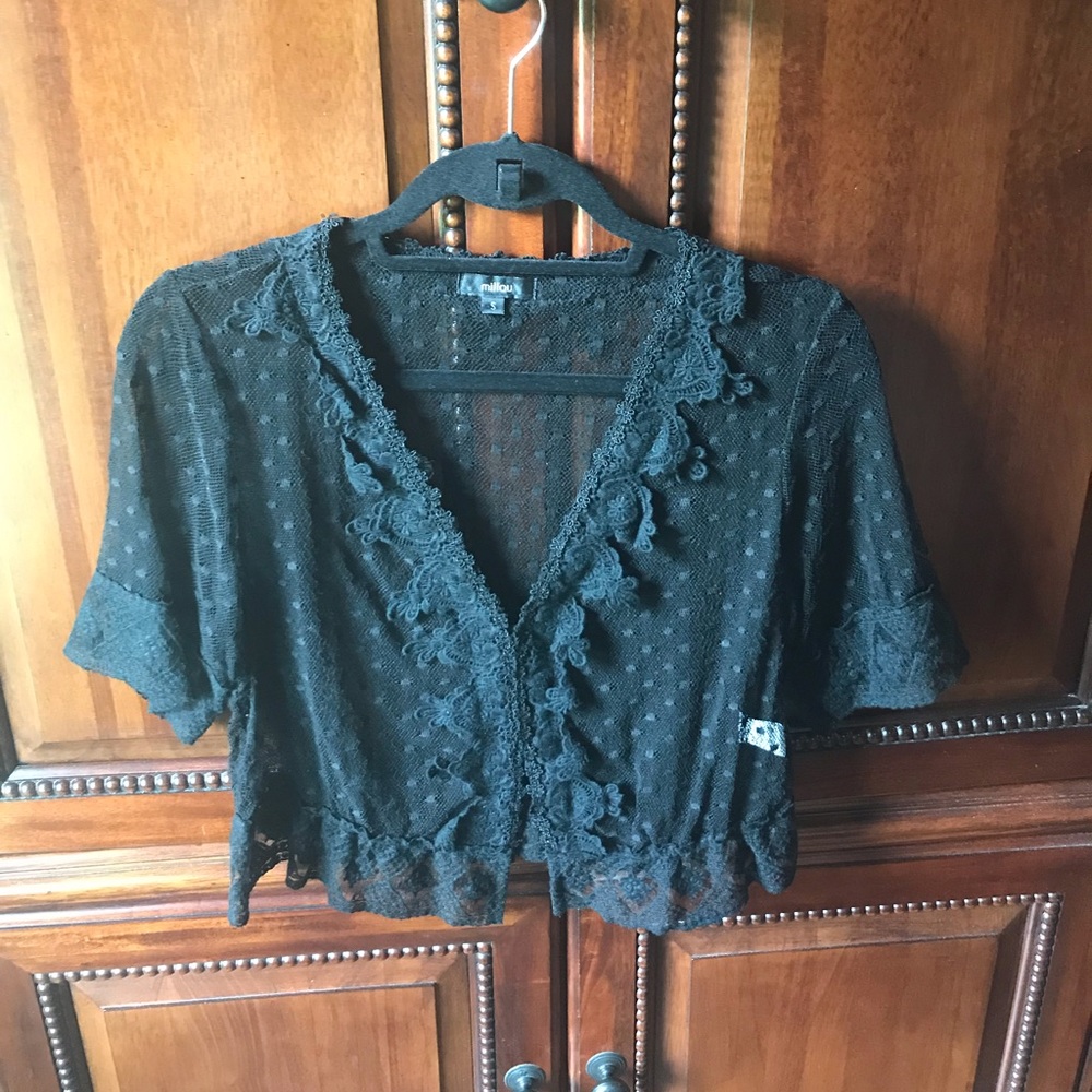 Black pull over